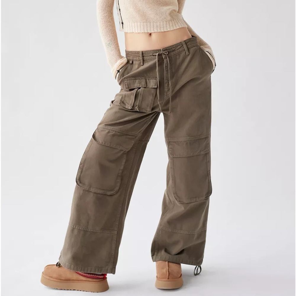 BNWT House if Sunny Simple Life Cargos Natural Green